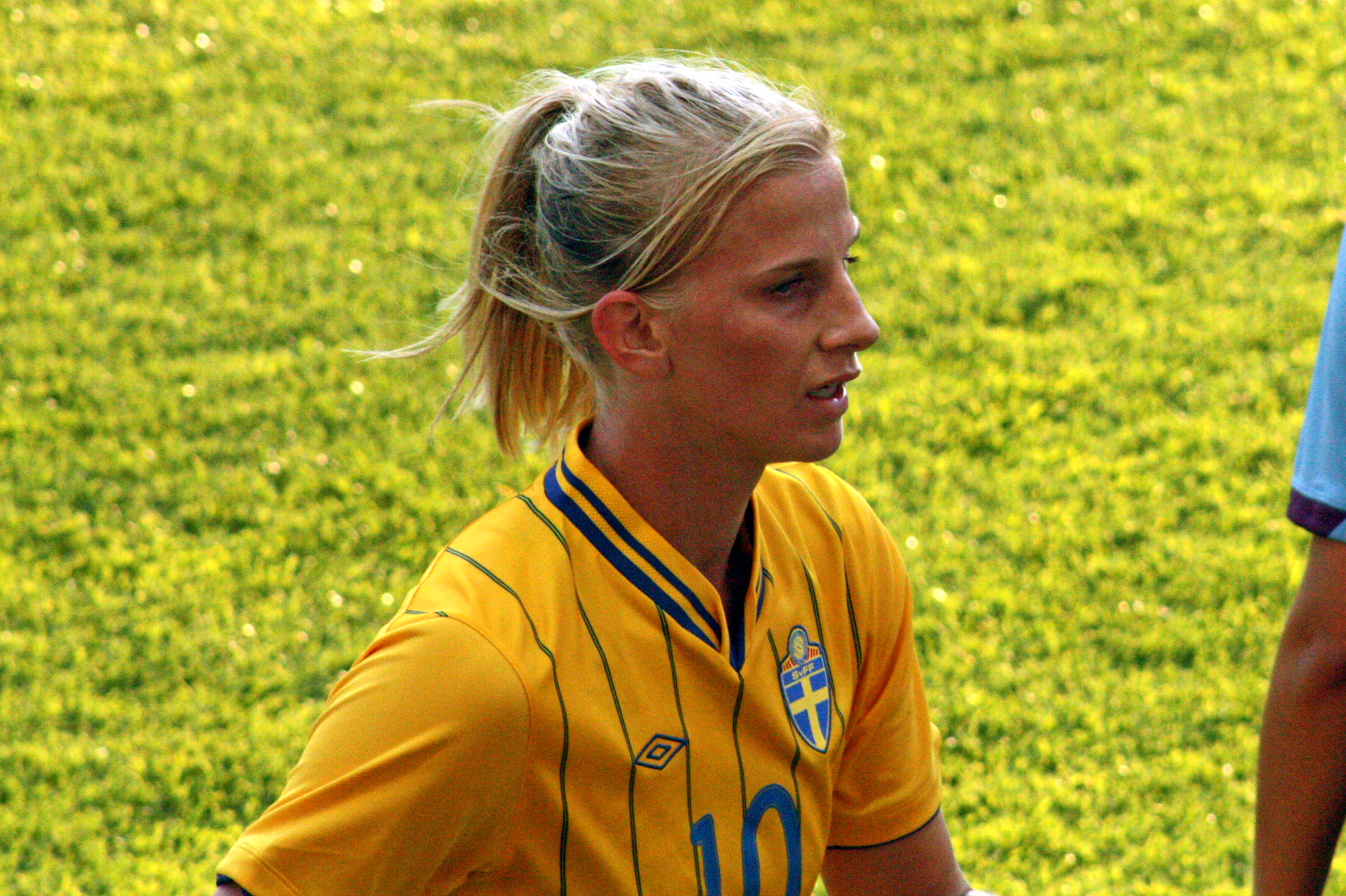 Classify Female Footballer Sofia Jakobsson.